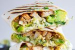 طرز تهیه بوریتو مرغ و آووکادو