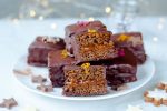 طرز تهیه کیک زنجبیلی با روکش شکلات