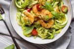 طرز تهیه خوراک میگو با سس پستو