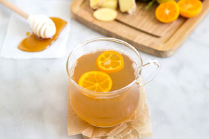 چای لیمو و زنجبیل و عسل