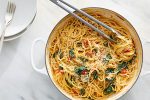 اسپاگتی گوجه فرنگی و اسفناج
