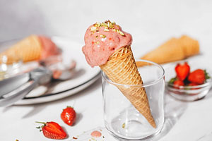 بستنی توت فرنگی بدون شکر