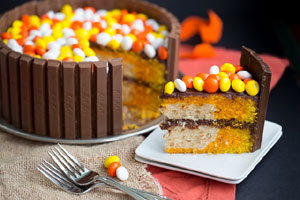 تزیین کیک با شکلات و اسمارتیز