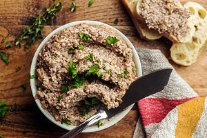 پاته گیاهی قارچ و گردو